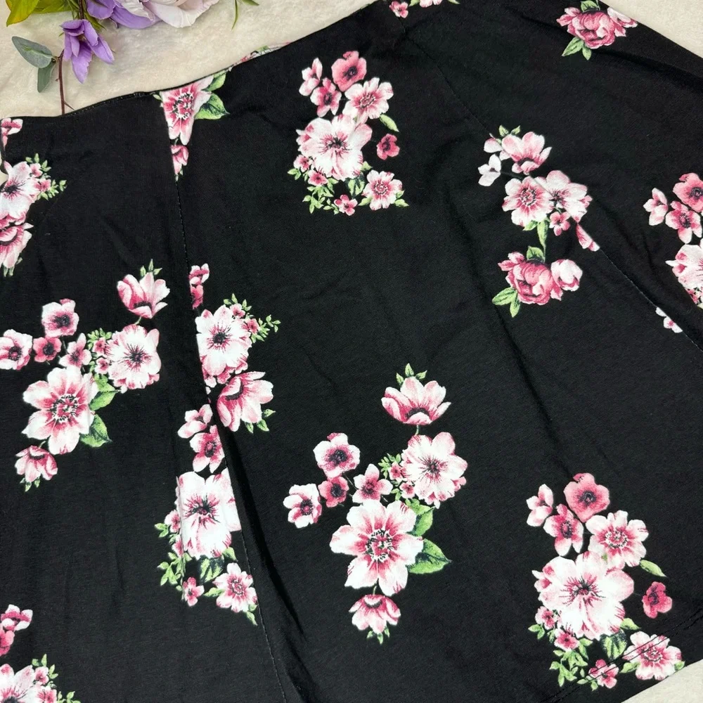 Forever 21 Floral Black Mini Skirt - Picture 2 of 10